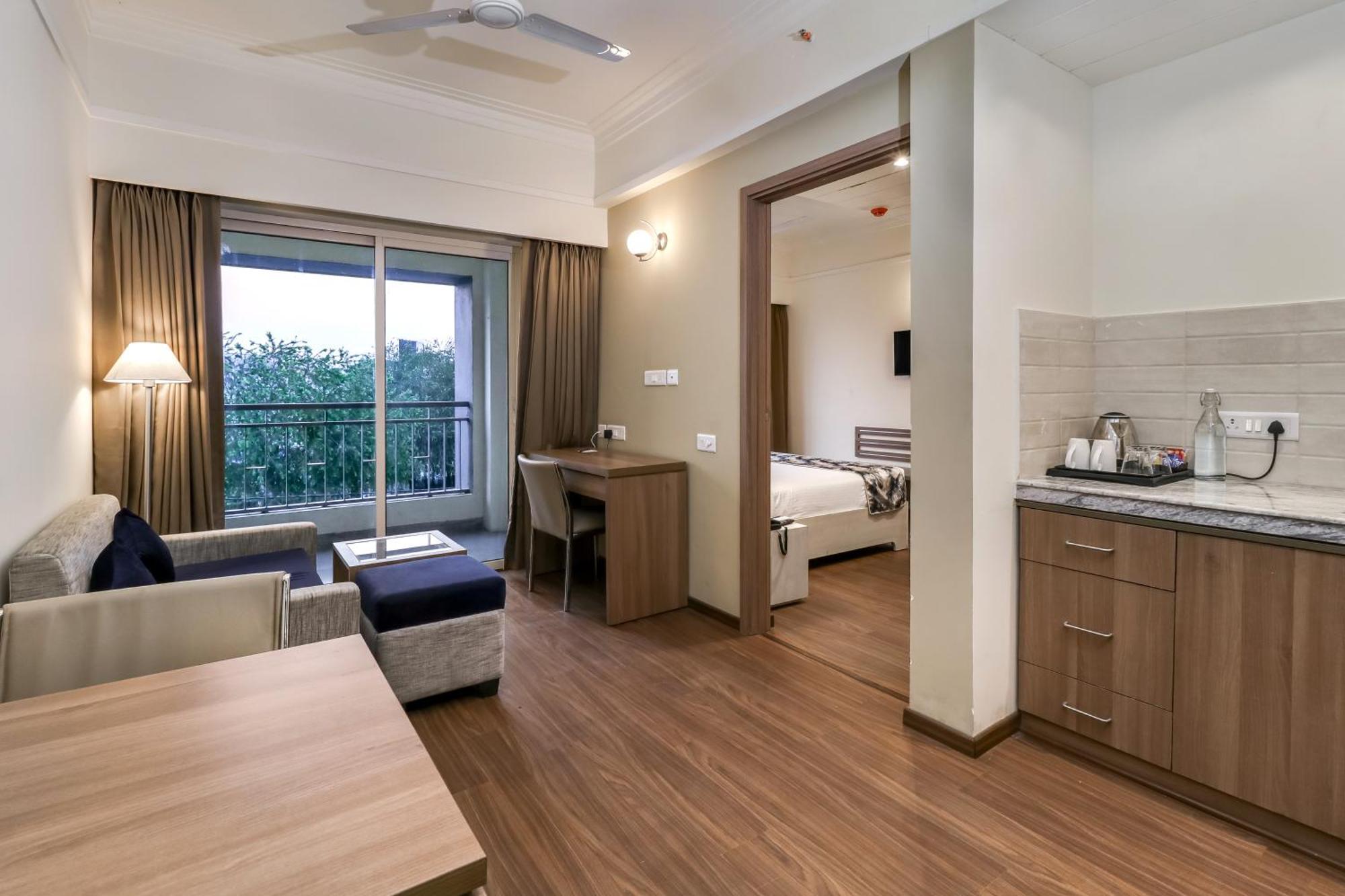 Starlit Suites Newtown Calcuta Exterior foto